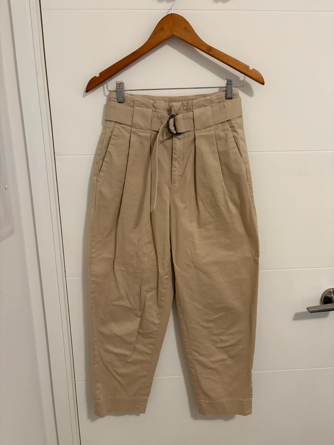 Banana Republic Women's Khaki Belted Cropped Pants - Size 2