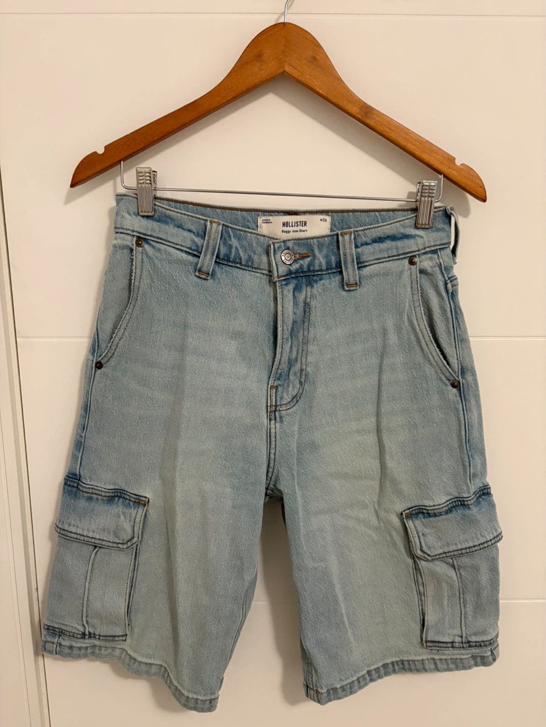 Hollister Baggy Jean Shorts - Light Wash - Size 26