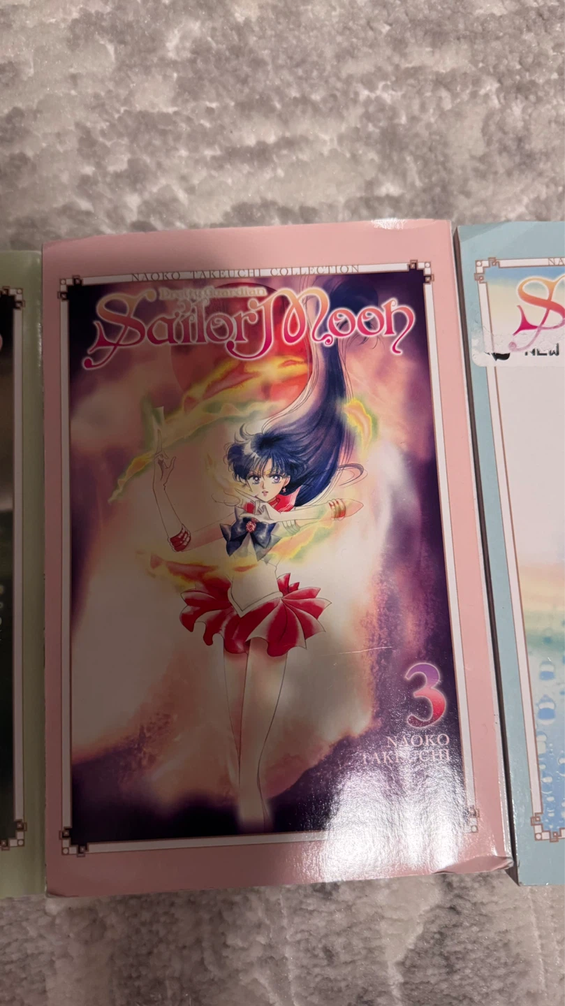 Sailor Moon Manga Volumes 2, 3, and 4 - photo 3