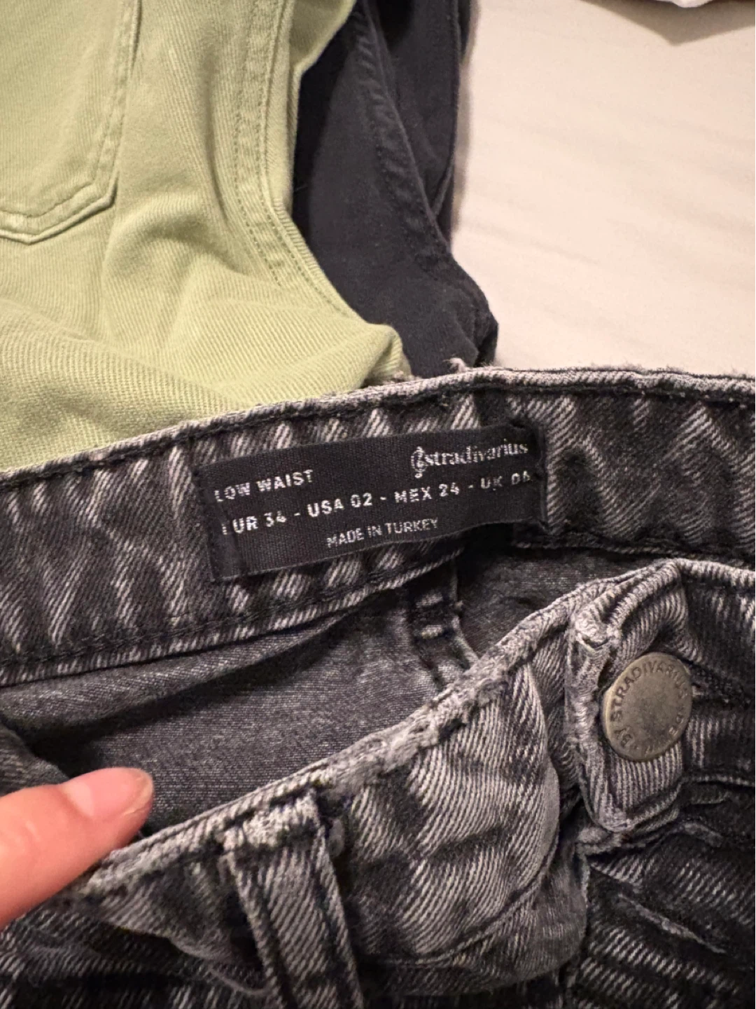 Stradivarius Acid Wash Mom Barrell Jeans - photo 2