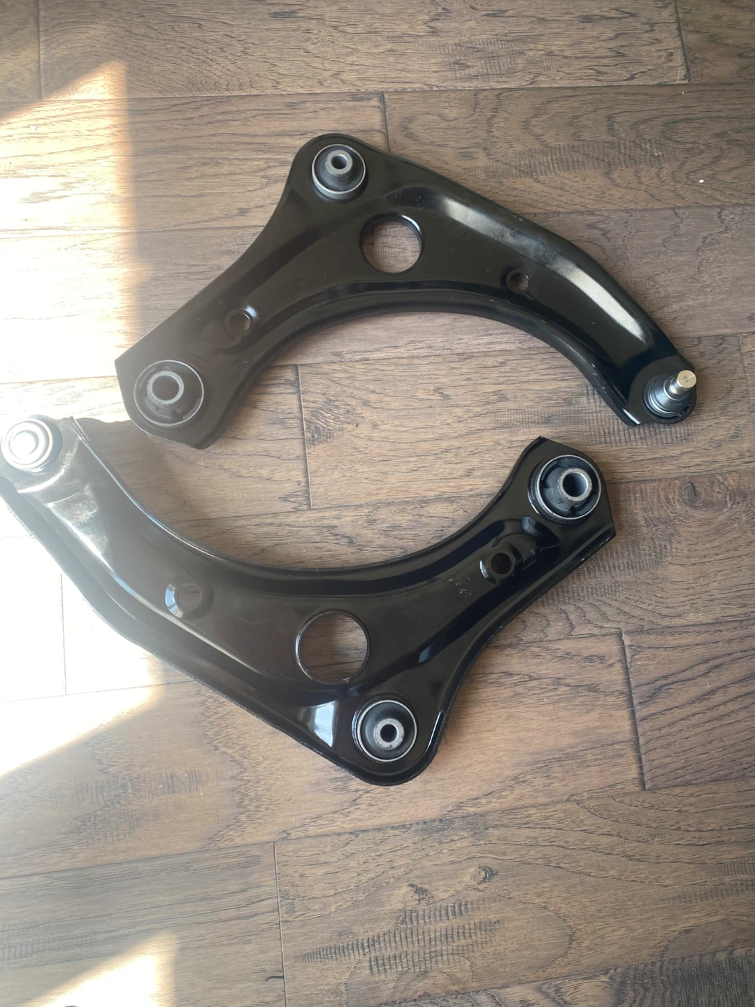 Control arm & Ball Joints versa