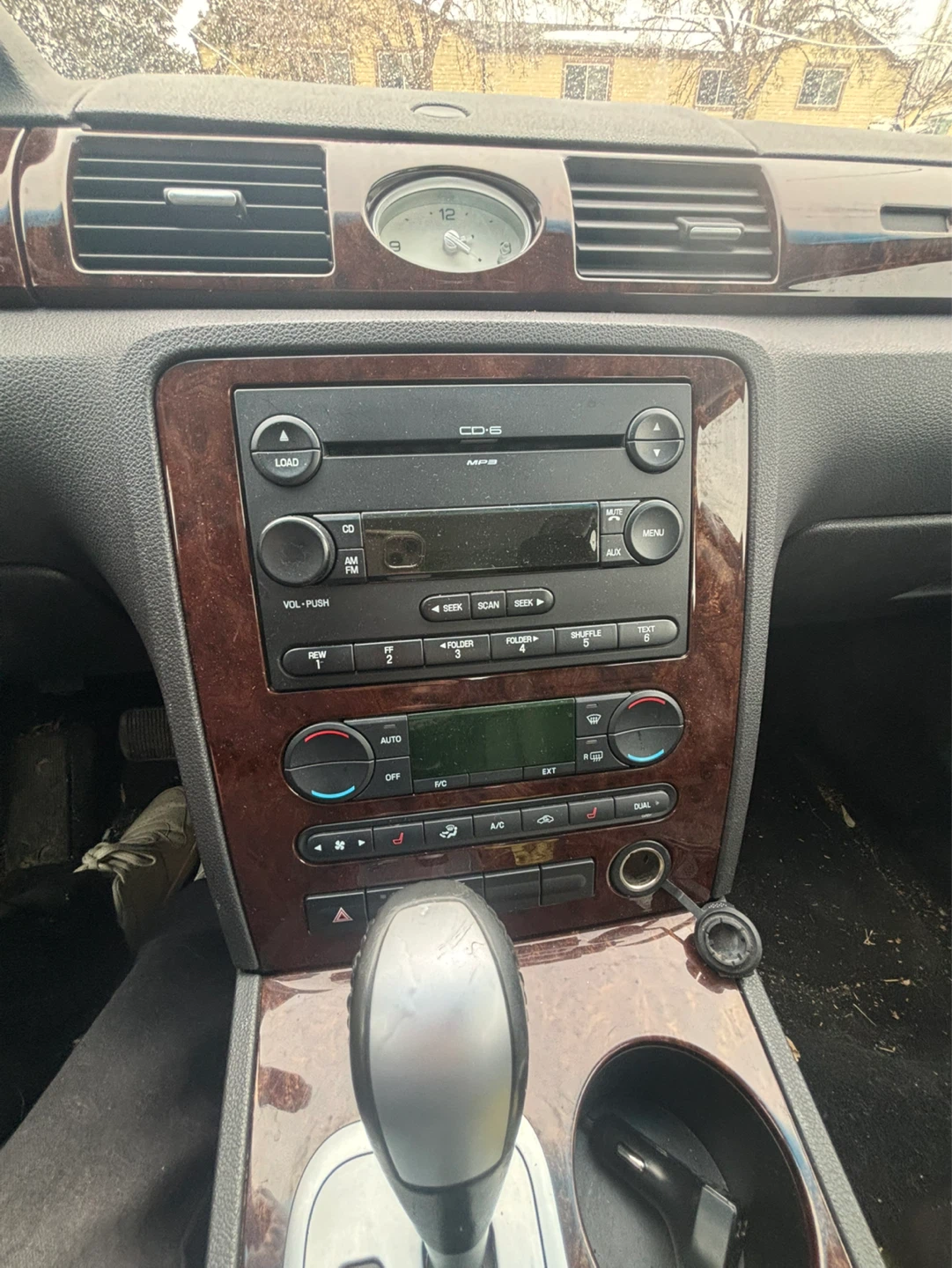 Silver Ford Five Hundred sedan - photo 2