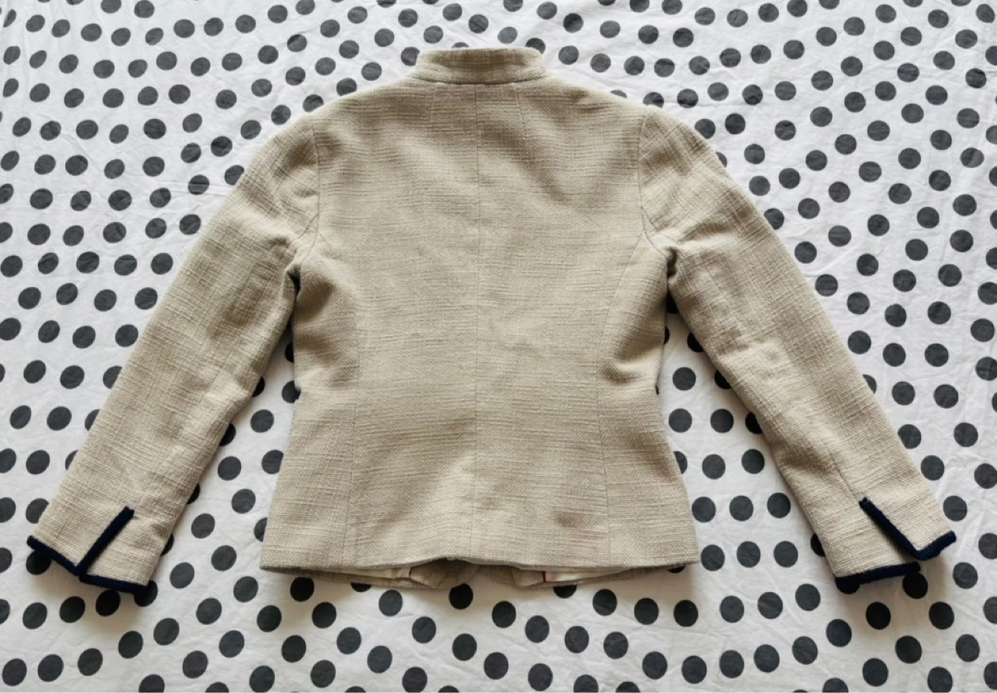 Banana Republic women’s Beige Blazer, fitted cut! Size 0P - photo 4