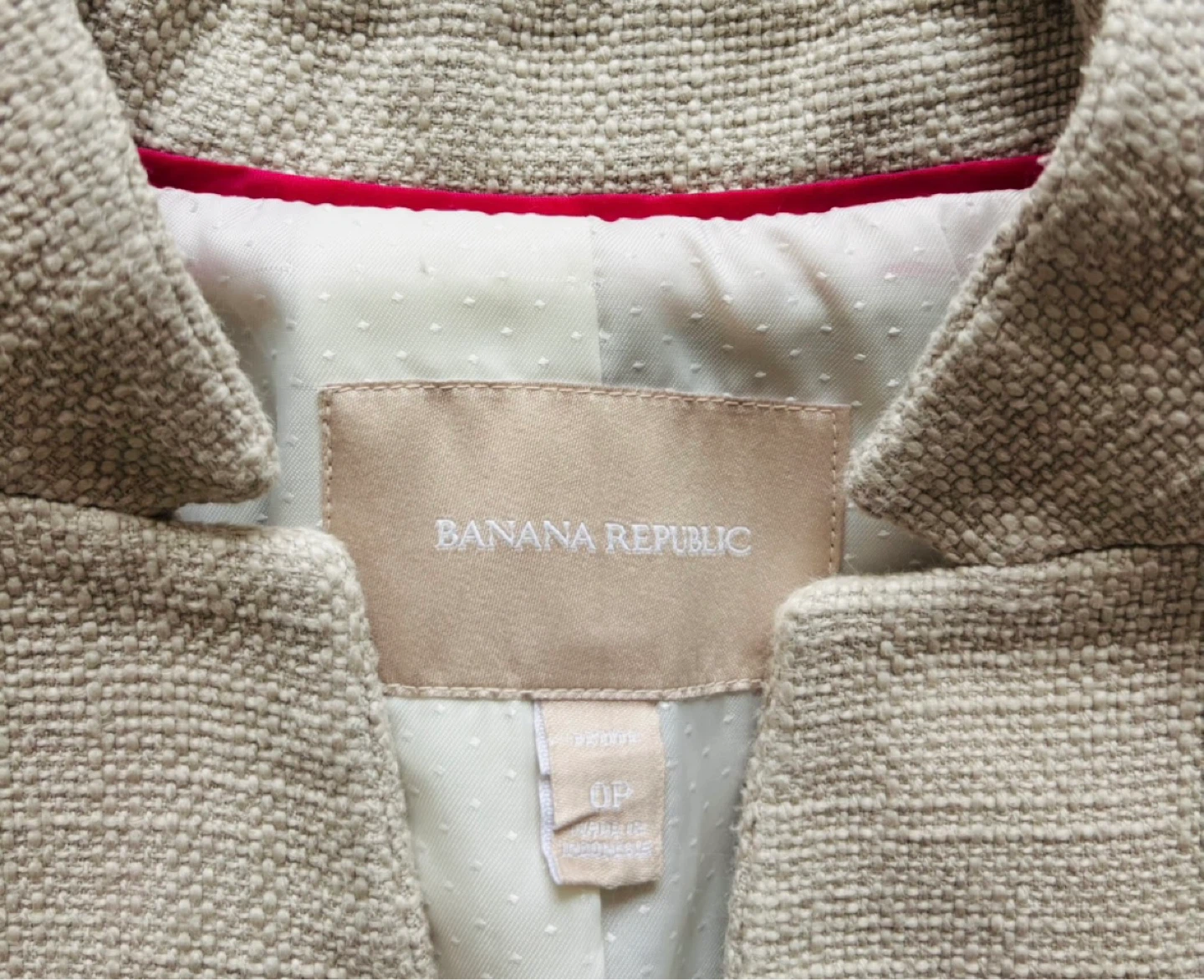 Banana Republic women’s Beige Blazer, fitted cut! Size 0P - photo 2