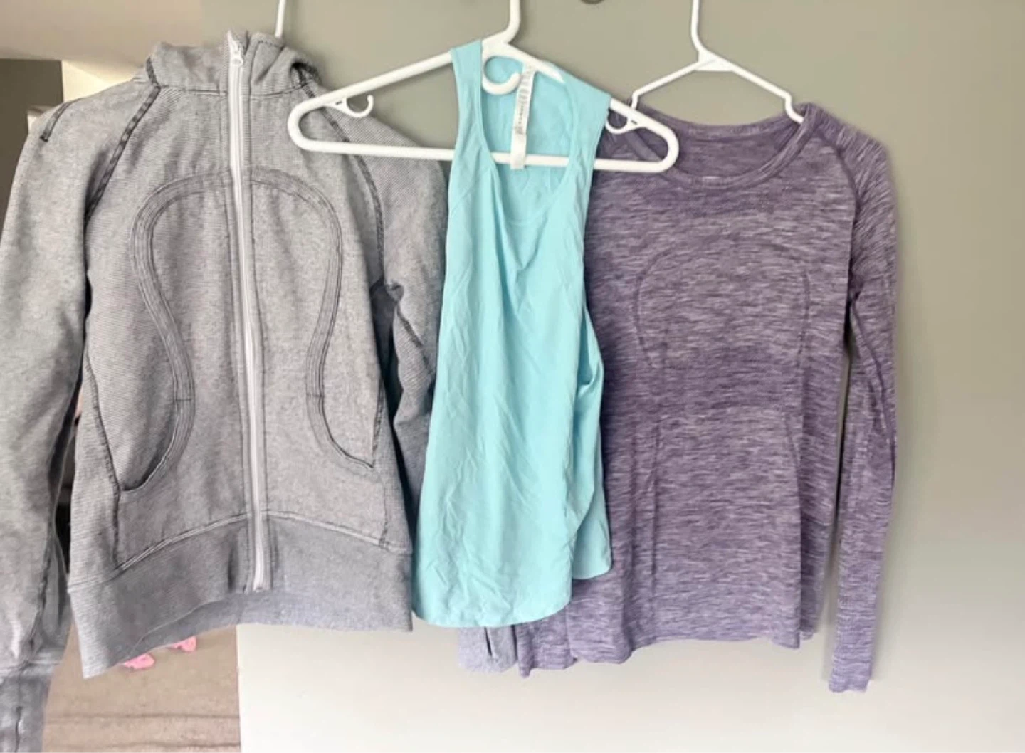 Lululemon Size 8 all 5 for $15 - photo 3