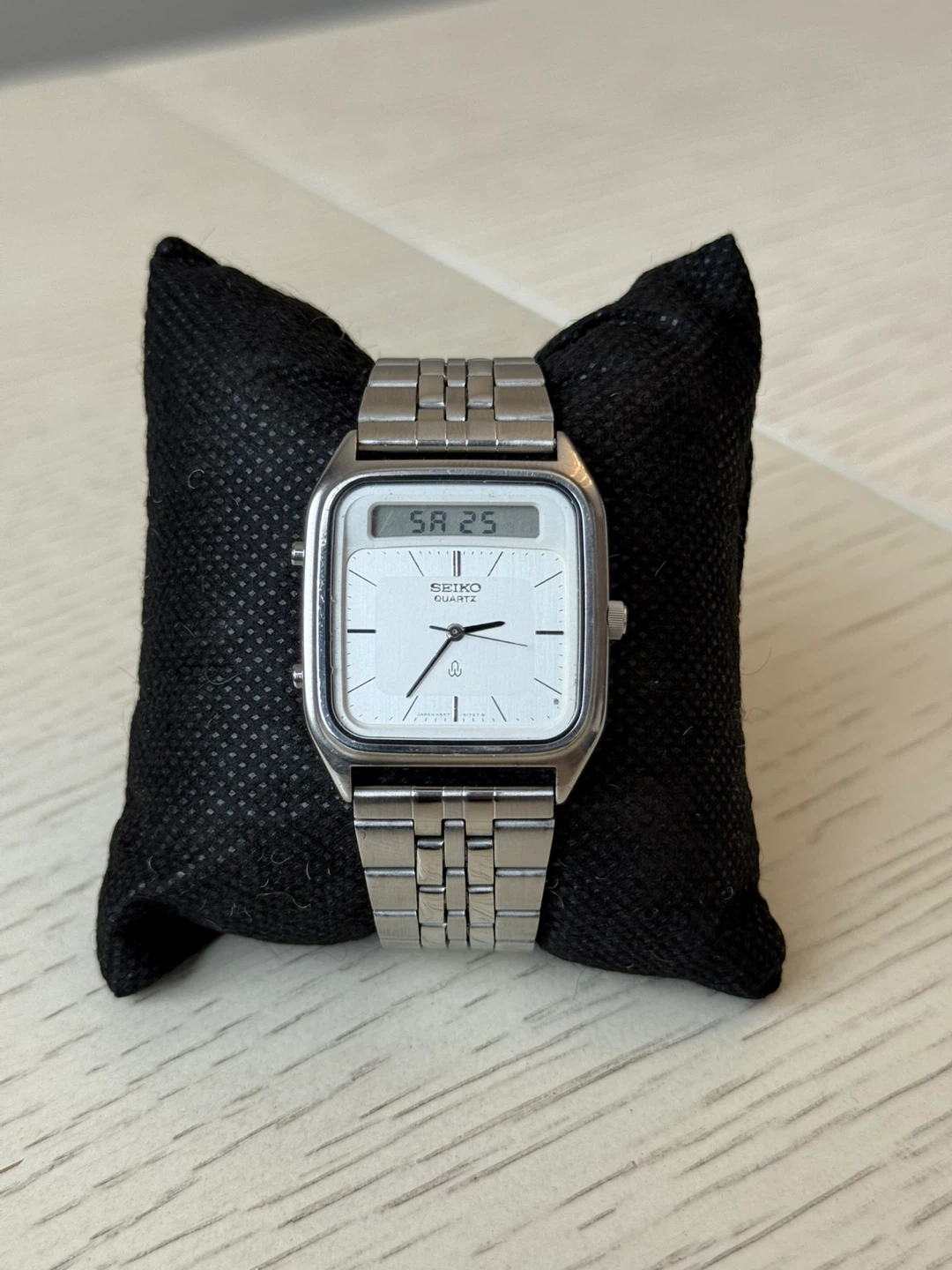 Vintage Seiko Men's Quartz Watch- Silver Dial