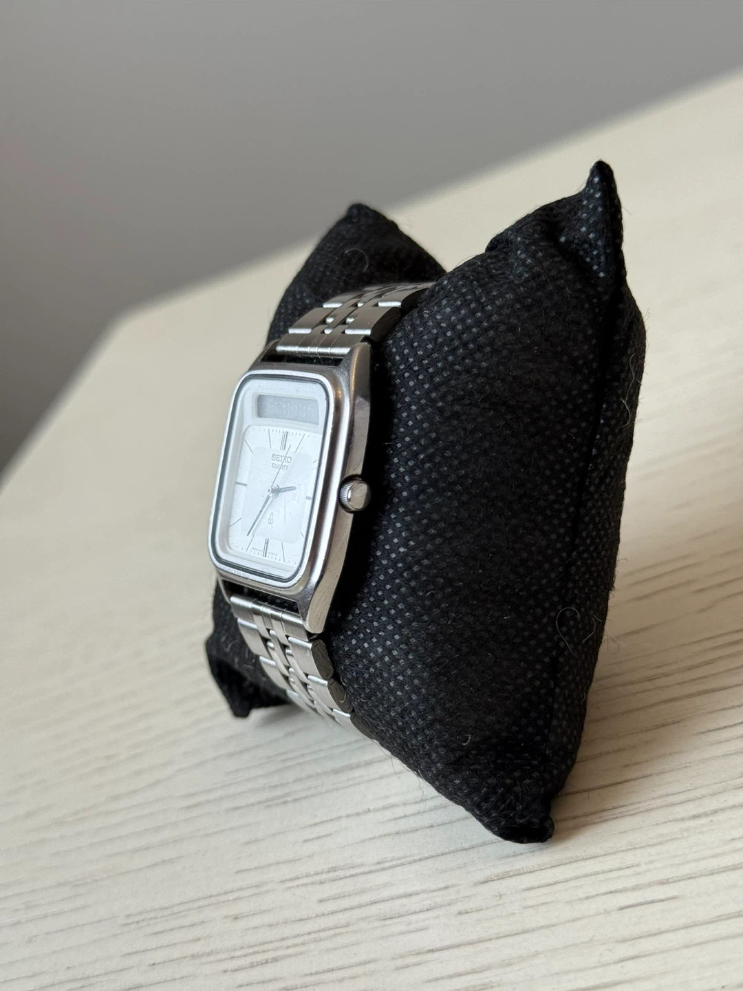 Vintage Seiko Men's Quartz Watch- Silver Dial - photo 3