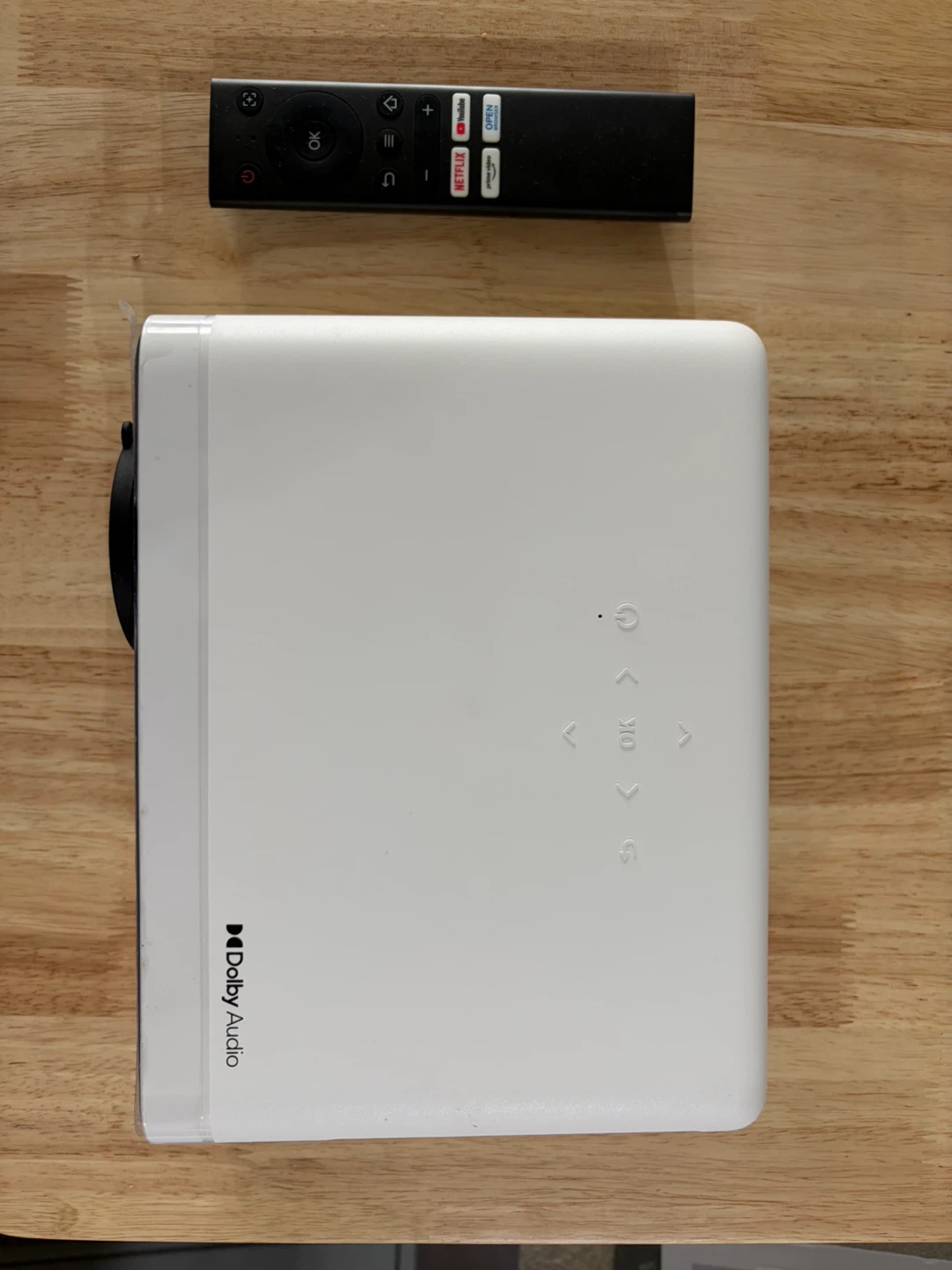Aurzen EAZZE D1 Portable Projector (inc Project Stand) - photo 3