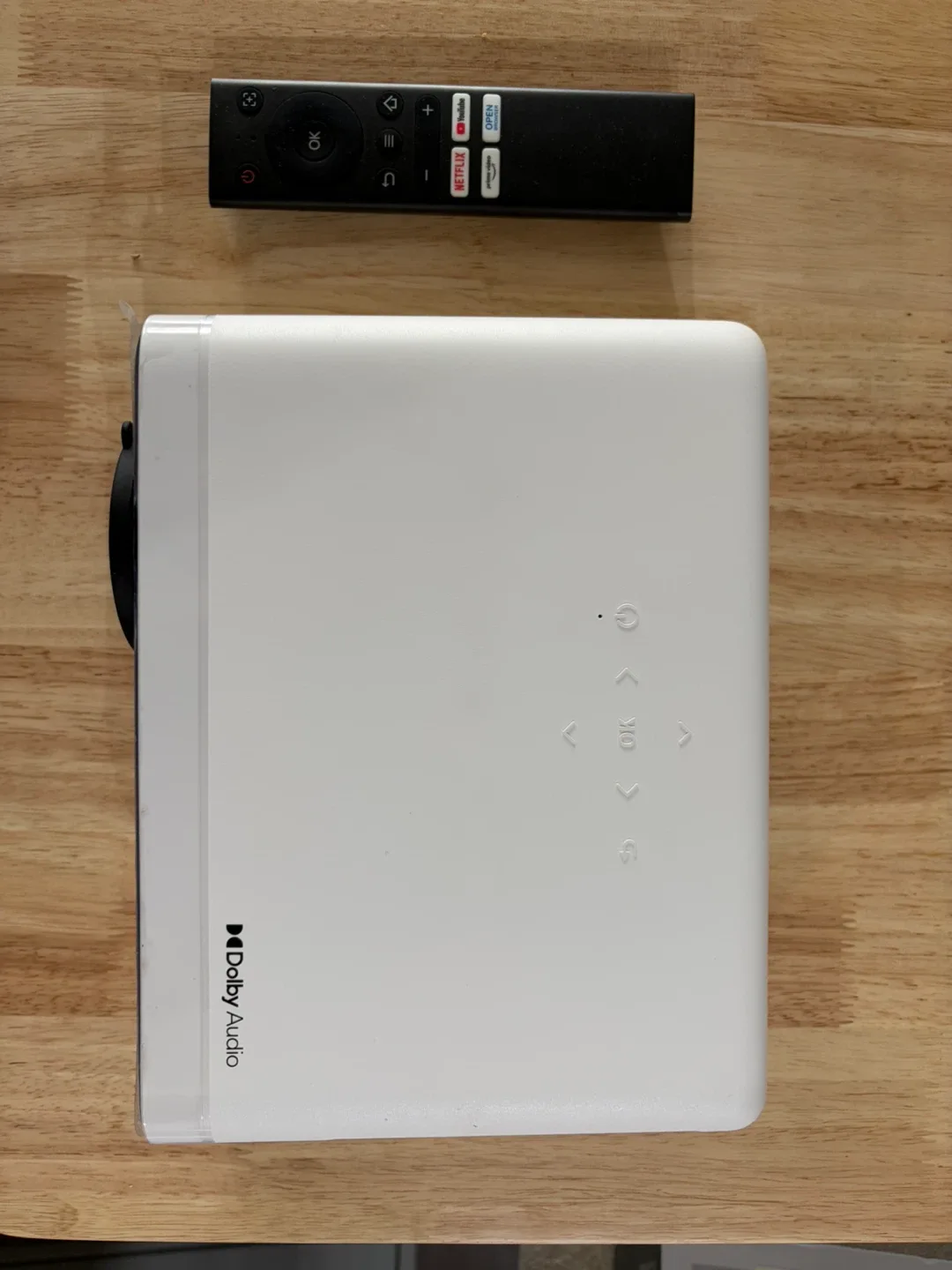 Aurzen EAZZE D1 Portable Projector (inc Project Stand) - photo 3