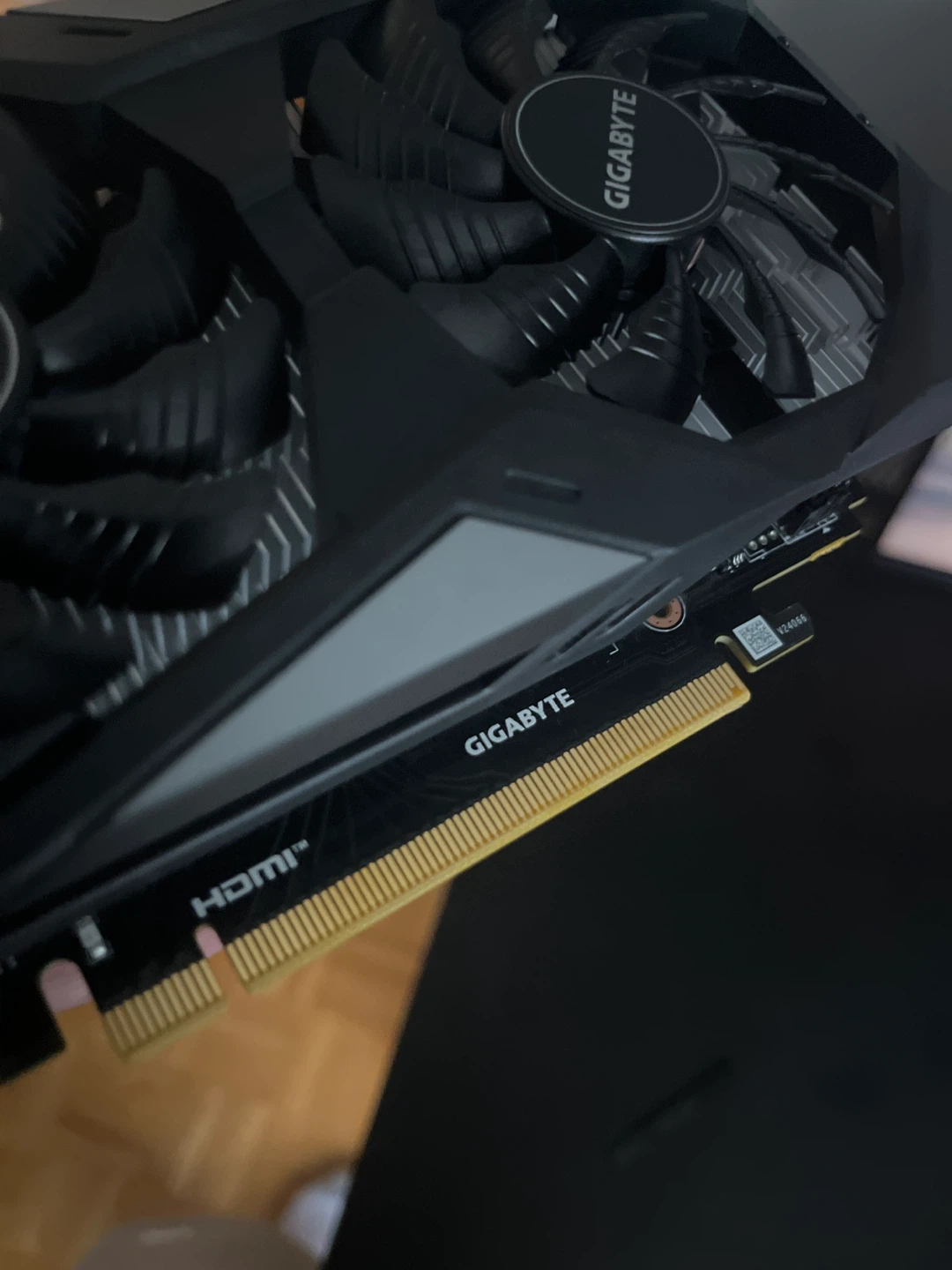 Gigabyte GeForce RTX 3050 6gb - photo 3