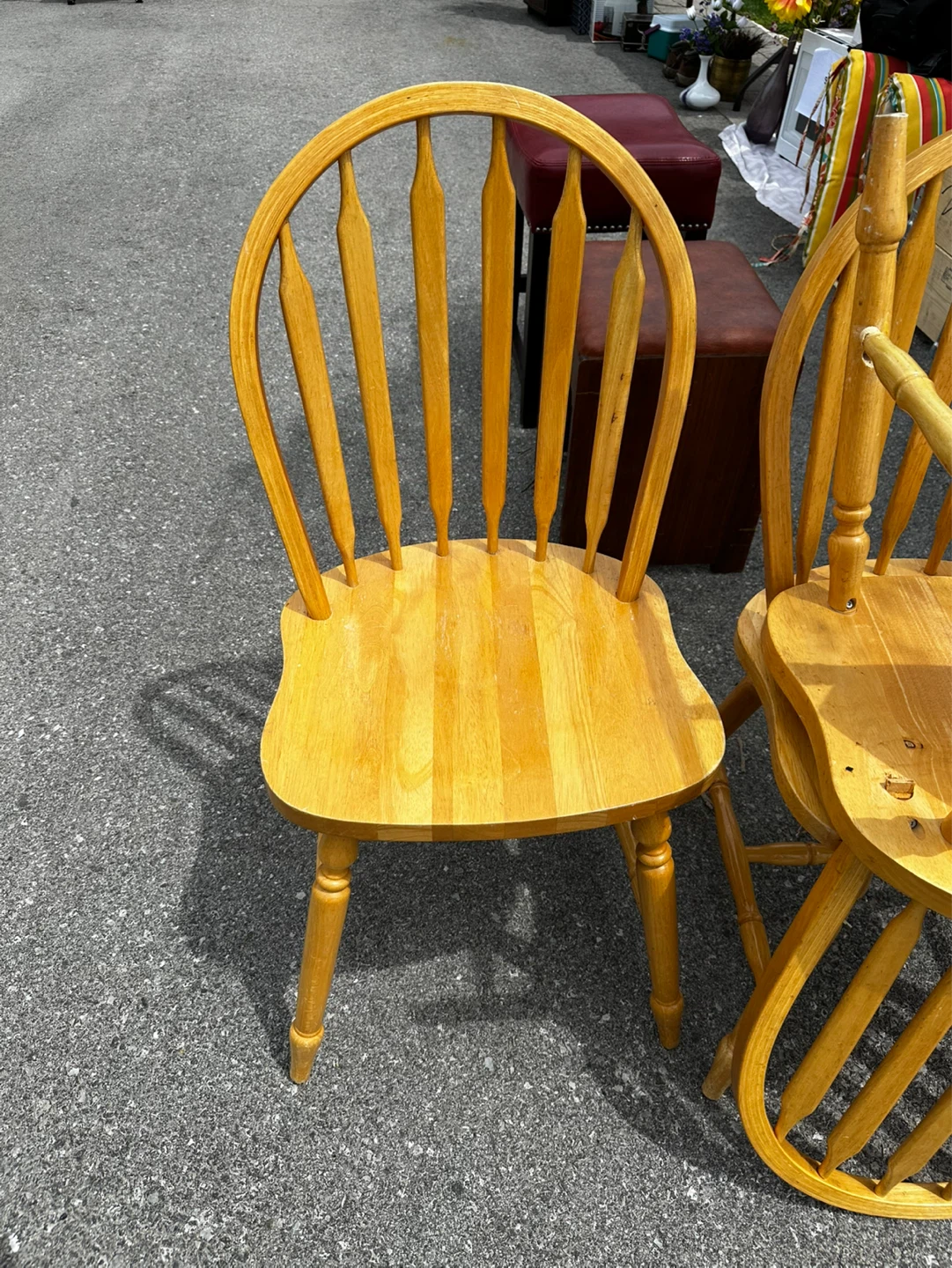 Set of 4 wooden chairs