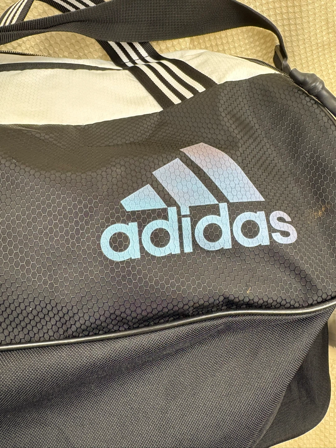 Adidas Duffel Bag some colour stain on handle - photo 3