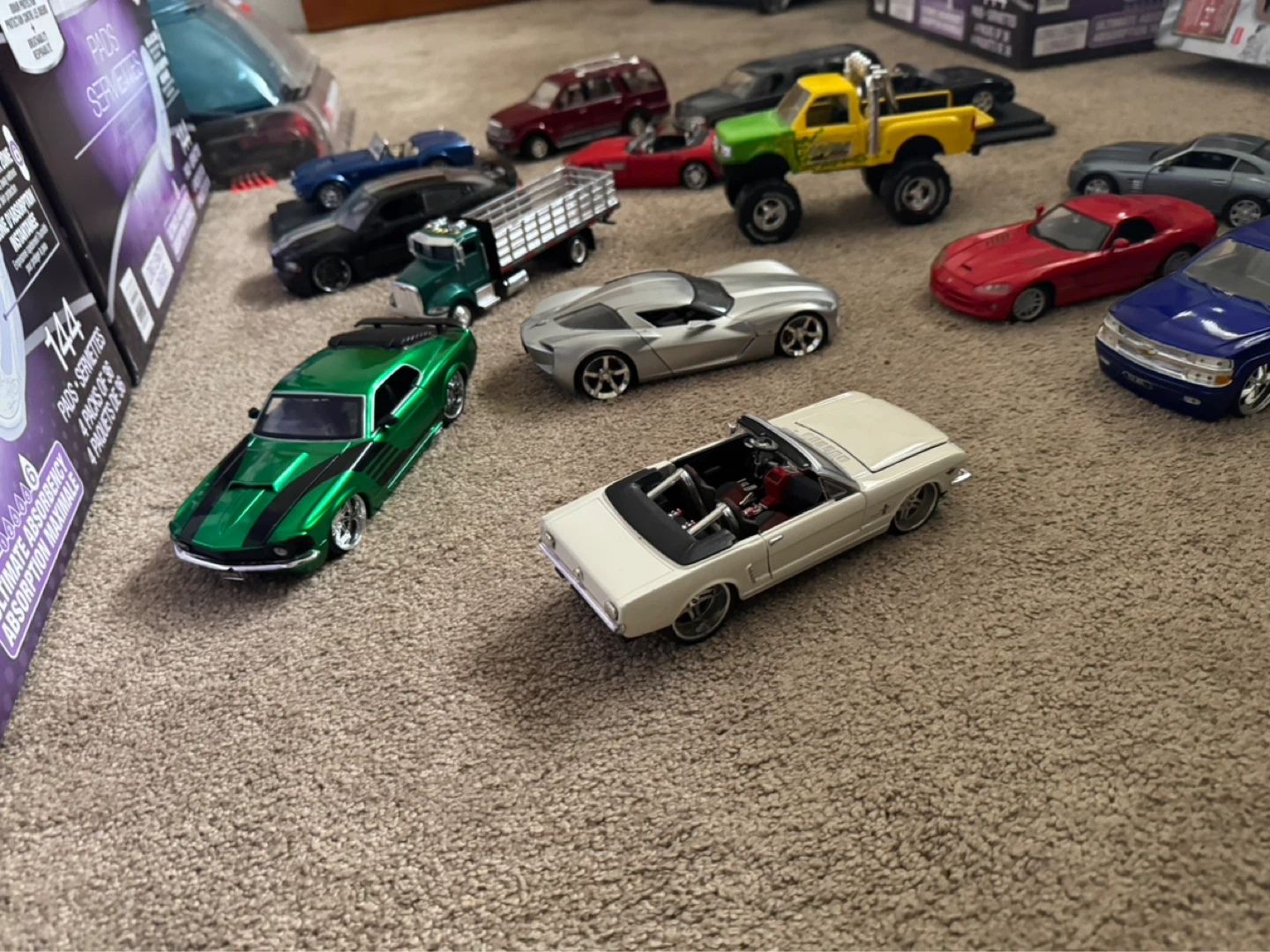 14 Diecast Cars and Trucks. 1/24th scale. $60 all - photo 3