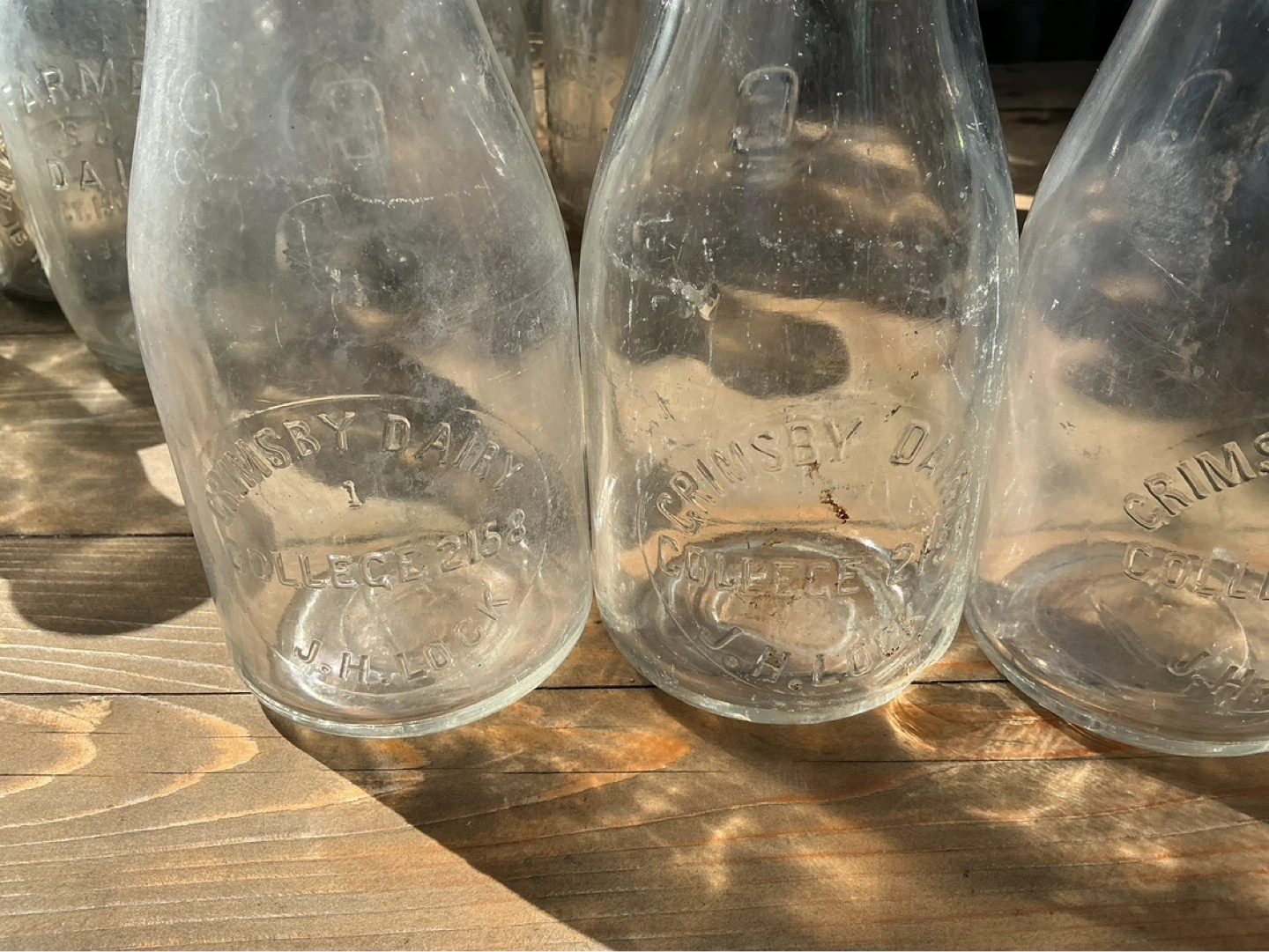 5 Antique “GRIMSBY DAIRY” Glass Milk Bottles ! - photo 4
