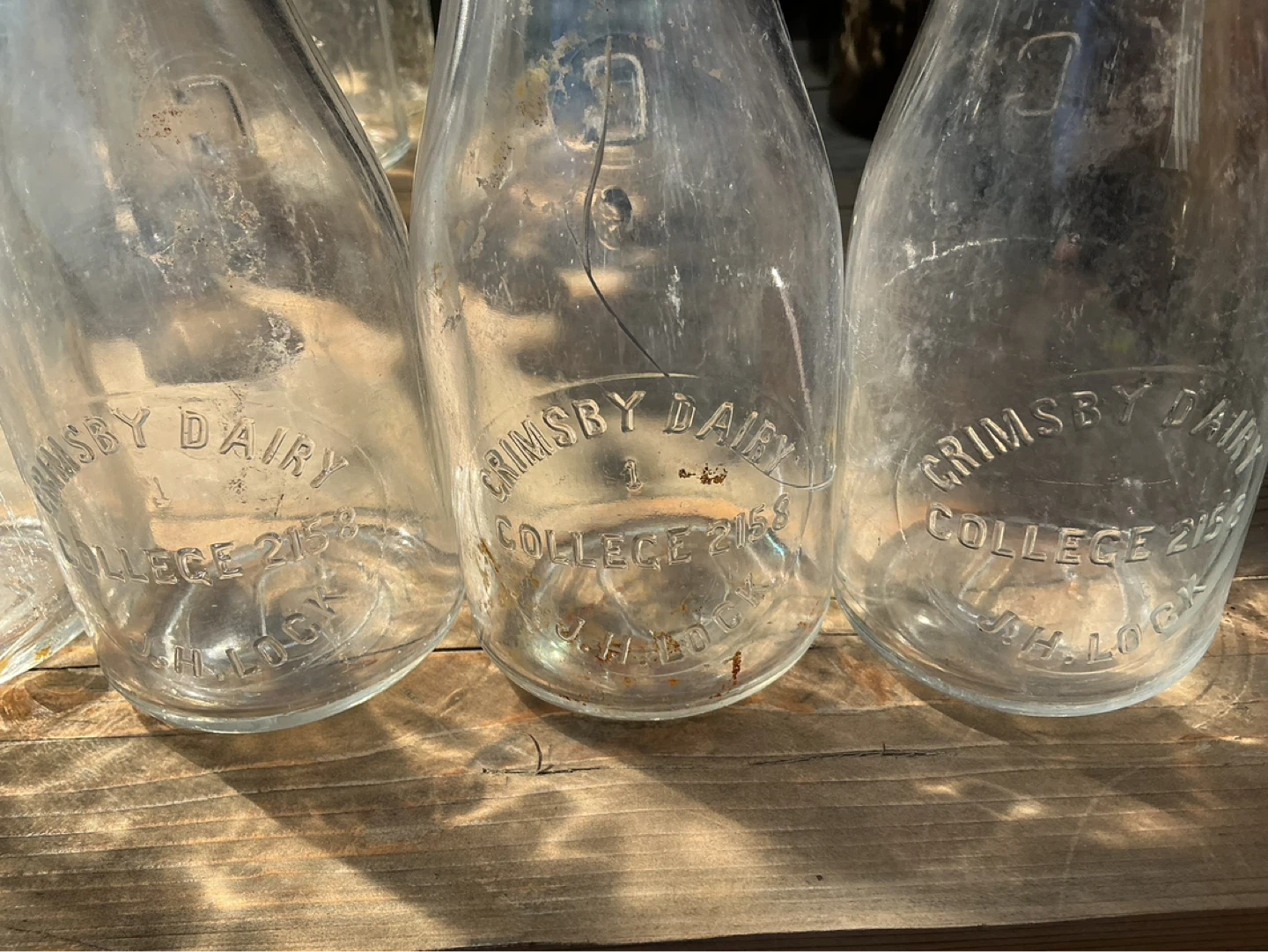 5 Antique “GRIMSBY DAIRY” Glass Milk Bottles ! - photo 3