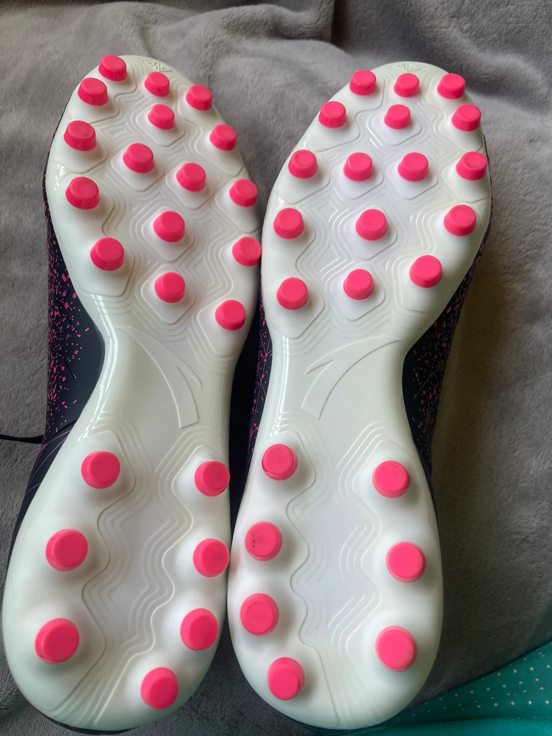 ANTA Soccer Cleats - photo 4