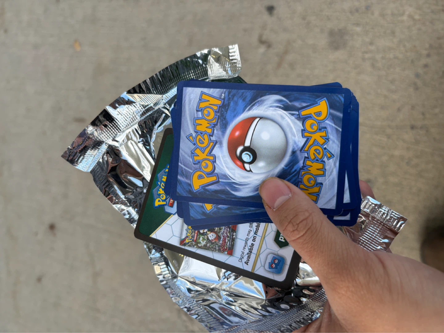 Presstine 3 Premium Pokemon Cards (Holos & Rares) - Random Mix - photo 3