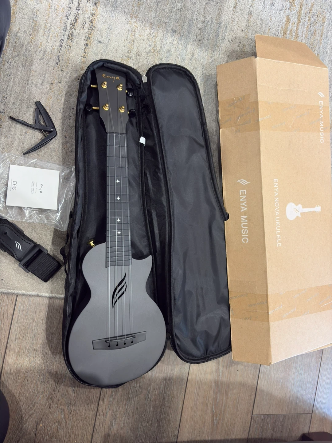Enya Soprano Ukulele Nova U Mini 21" - Carbon Fiber, Black - photo 4
