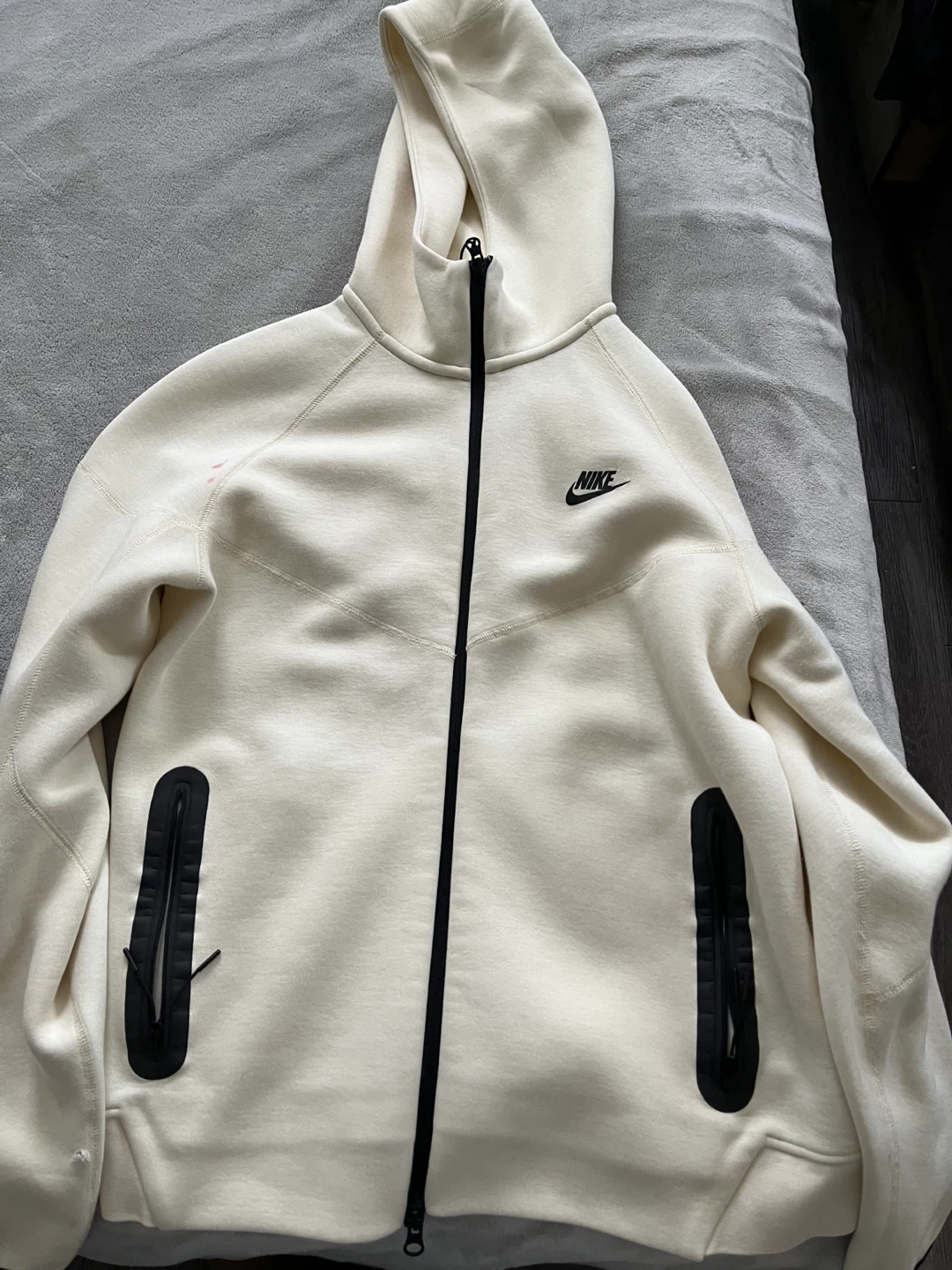 Authentic yellow nike tech - photo 2