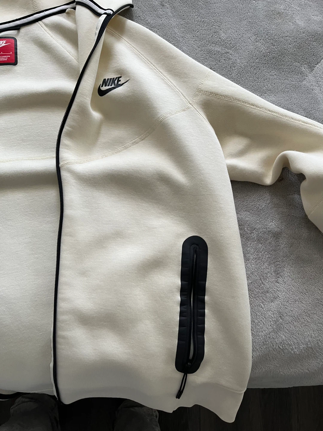 Authentic yellow nike tech - photo 4