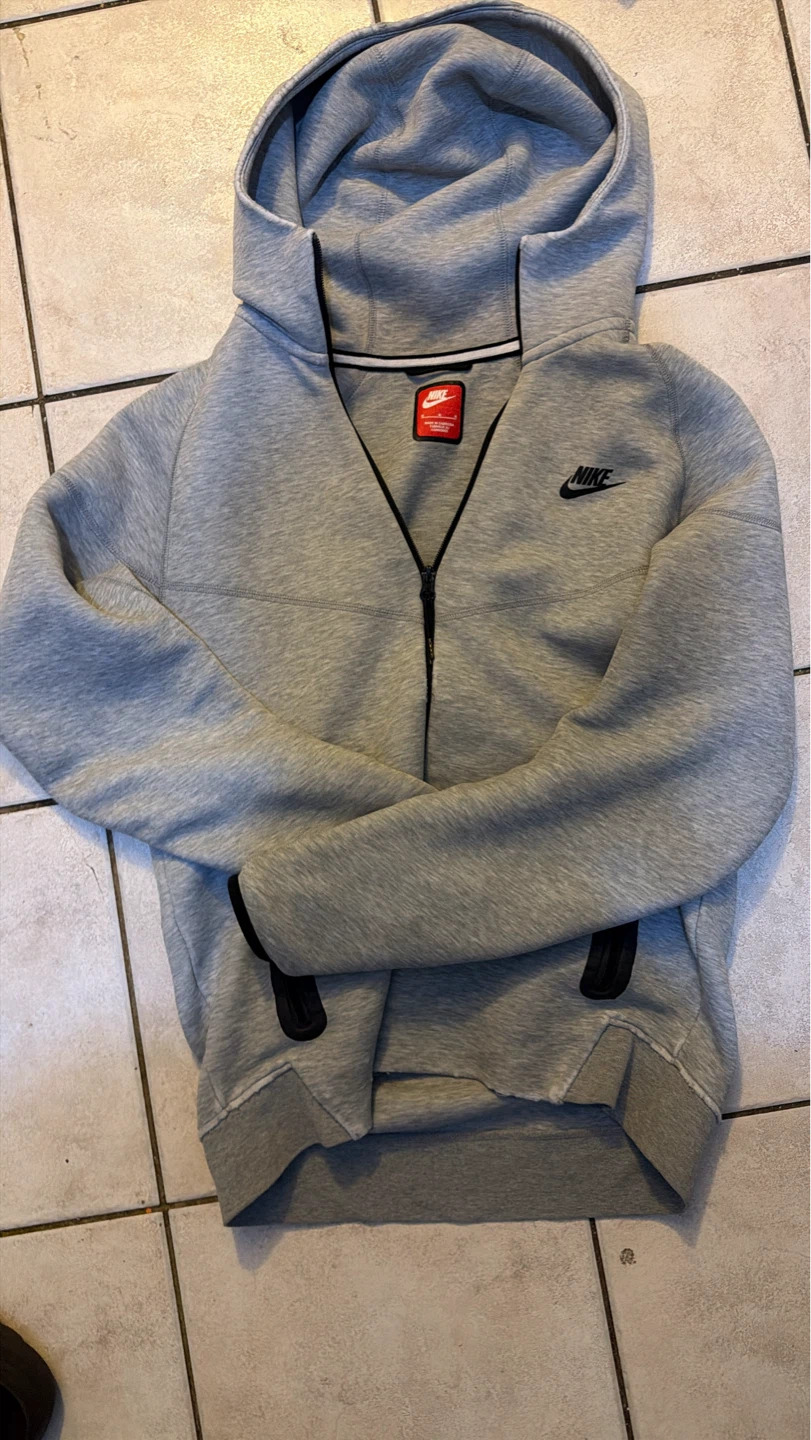 Nike Tech Fleece Full-Zip Hoodie