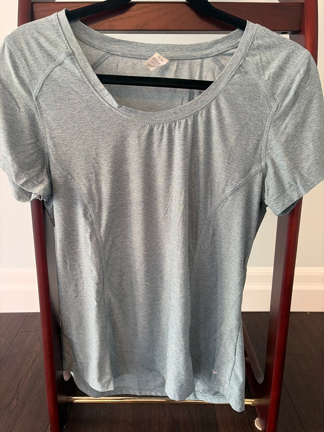Work out Women's Tech Twist T-Shirt