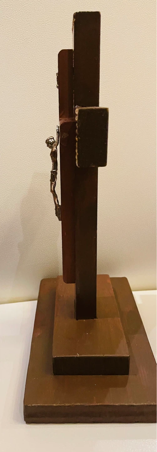 Wooden Tabletop Crucifix with Jesus Figure - photo 4