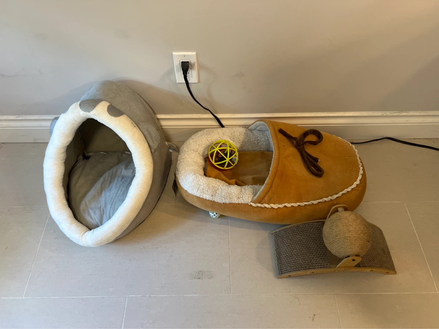Cat Beds and Scratch Pad