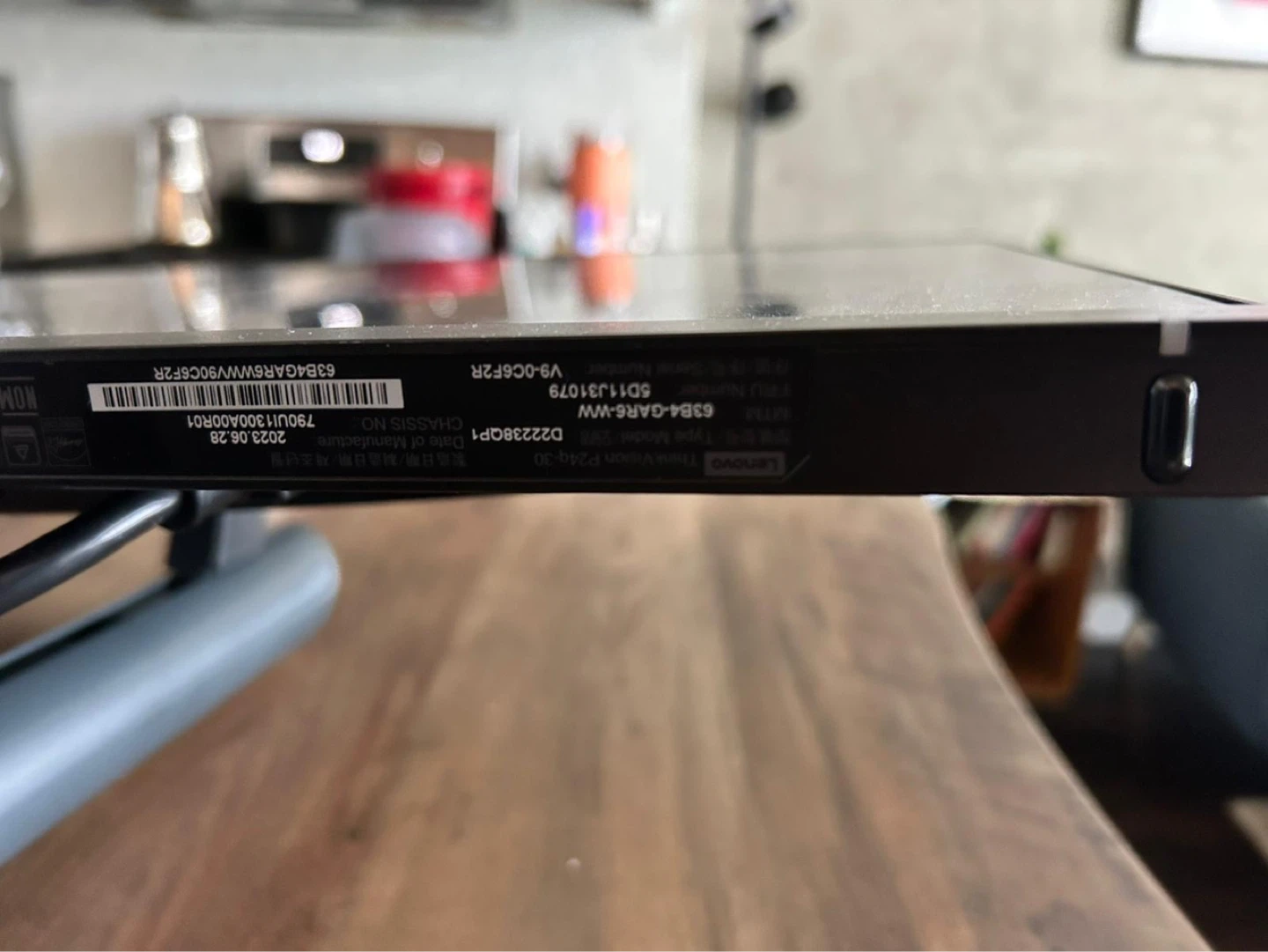 24 inch Lenovo ThinkVision Monitor - photo 3