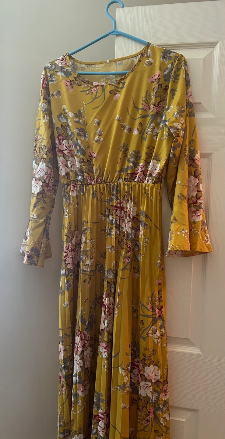Yellow Floral Print Maxi Dress with Pleated Skirt