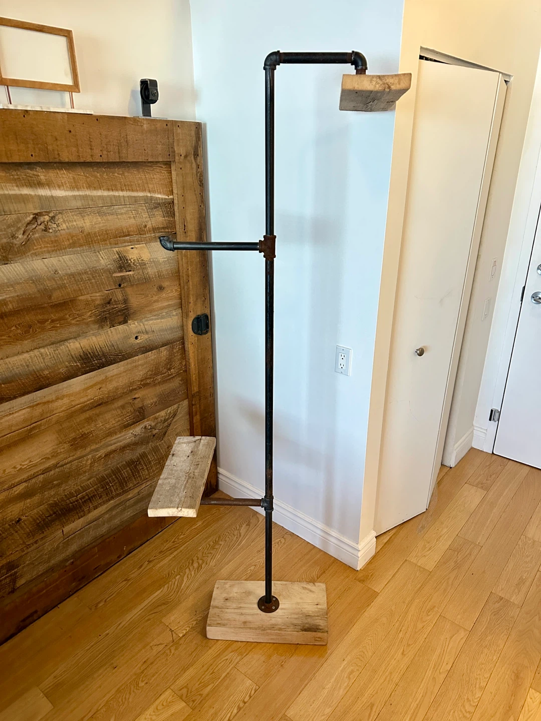 VINTAGE GARMENT RACK RECLAIMED WOOD STEEL PIPE CLOTHING STAND - photo 3