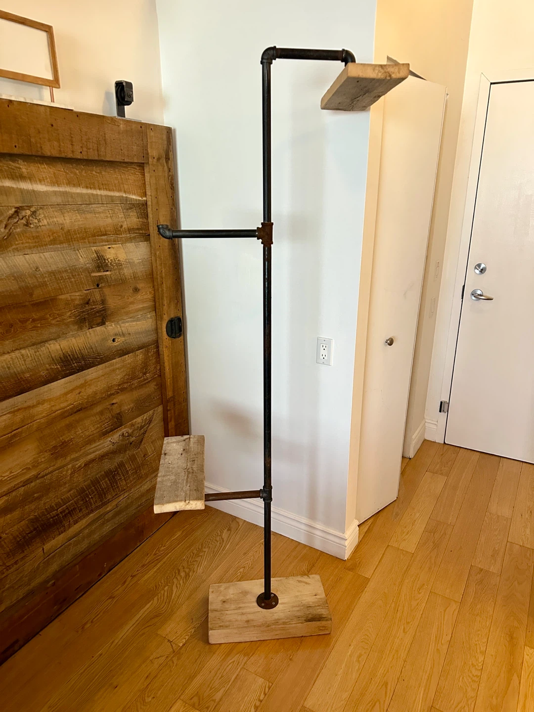 VINTAGE GARMENT RACK RECLAIMED WOOD STEEL PIPE CLOTHING STAND - photo 2
