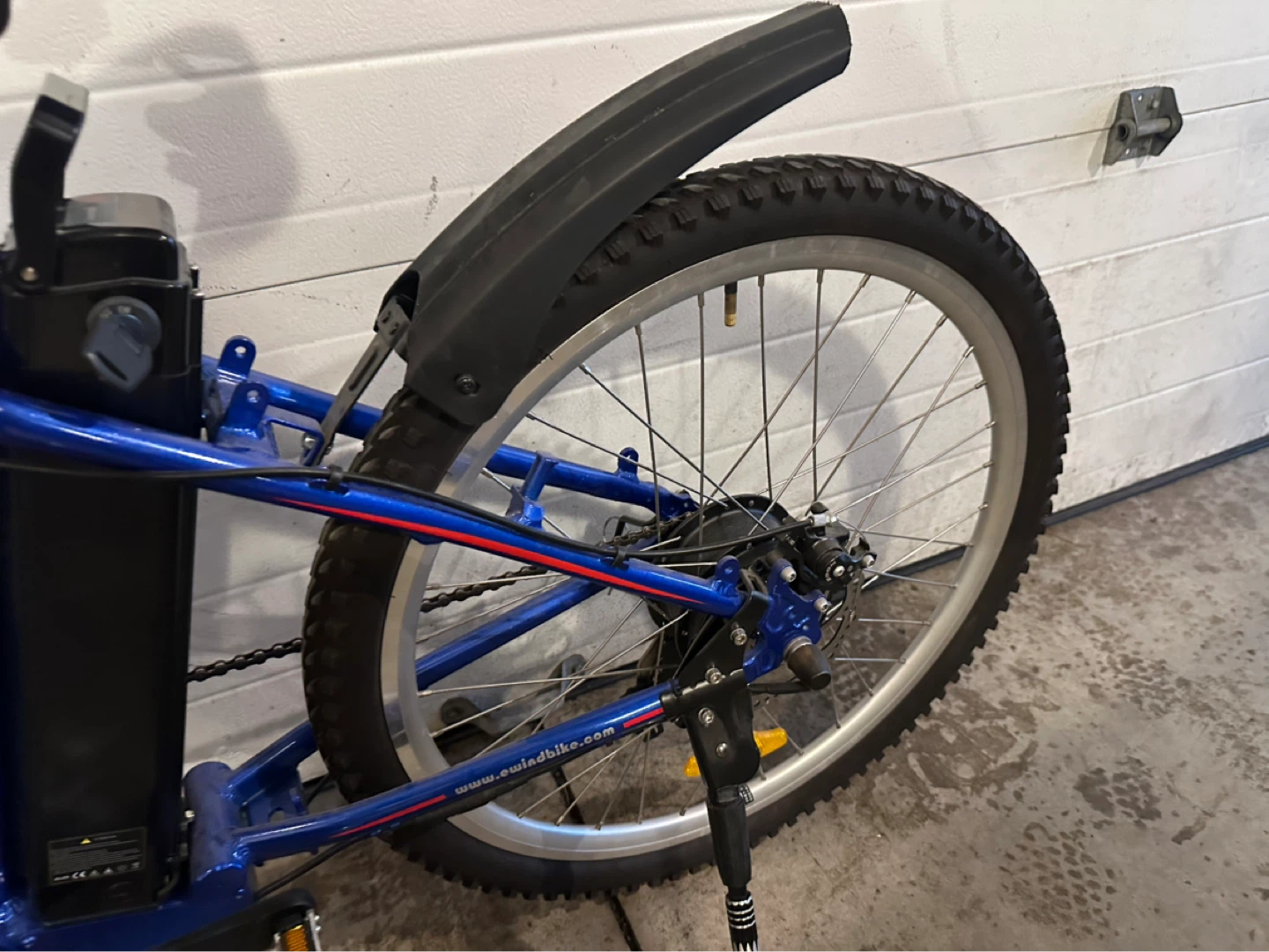 EBIKE.  19 inch frame. New but never ridden. - photo 4