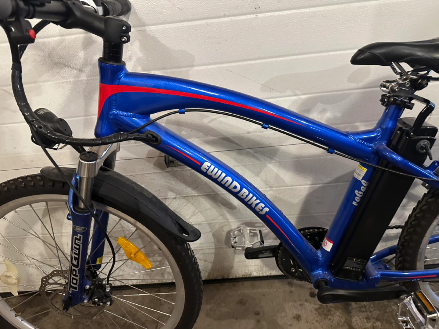 EBIKE.  19 inch frame. New but never ridden. - photo 2