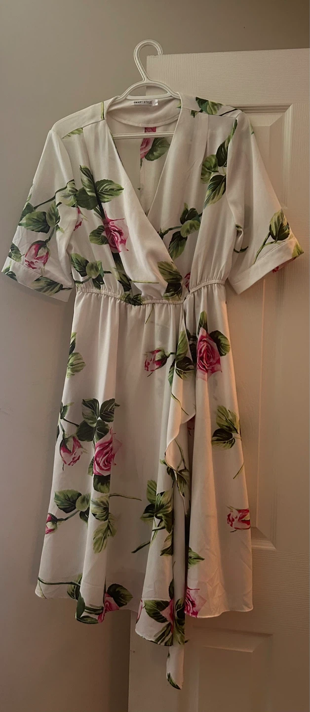 Smart Style Floral Wrap Dress - Size L