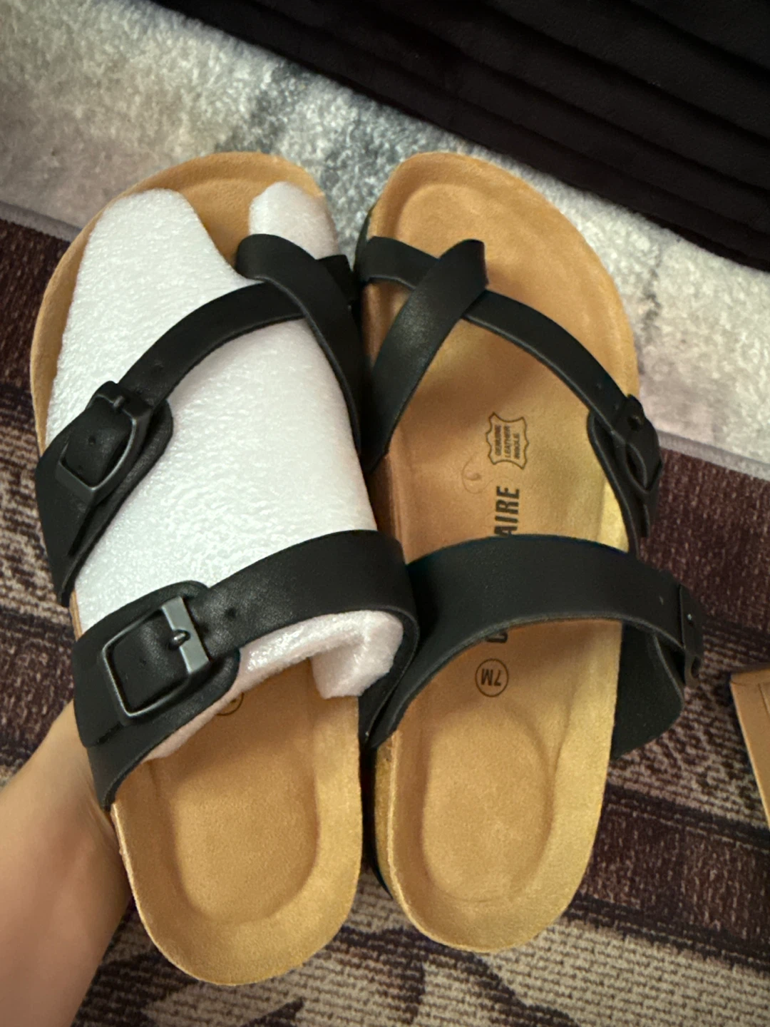 Cushionaire Black Comfort Sandals Size 7M - photo 3