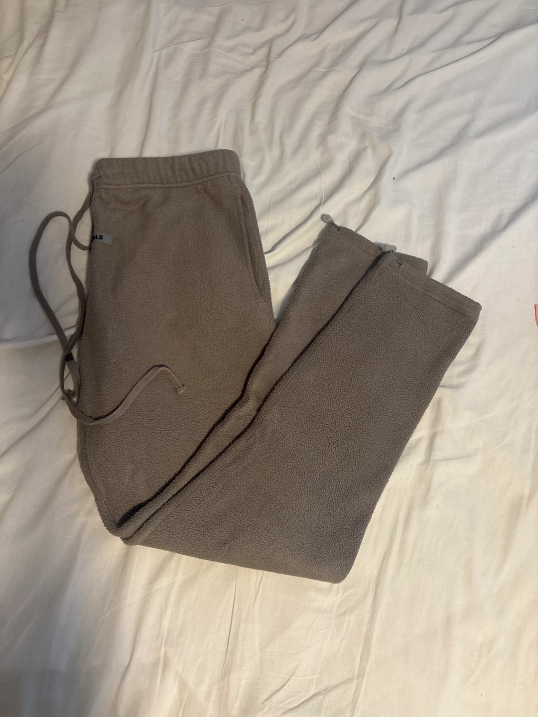 ESSENTIALS Fear of God Fleece Pants