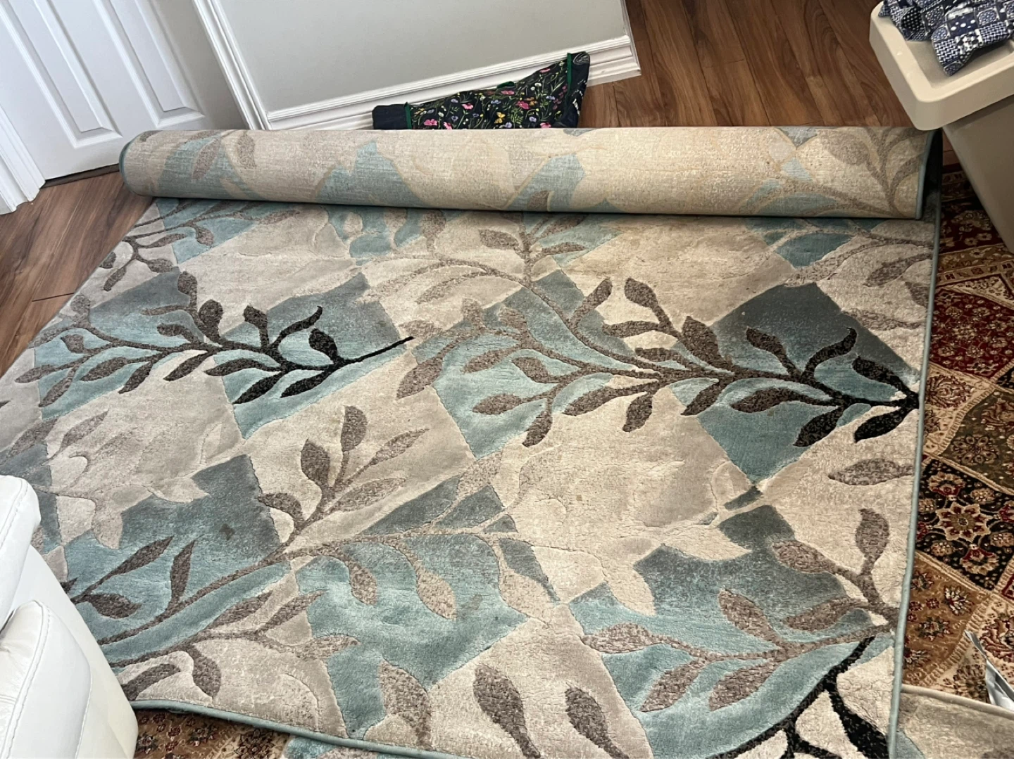 Area Rug with Leaf Pattern set off two - photo 3