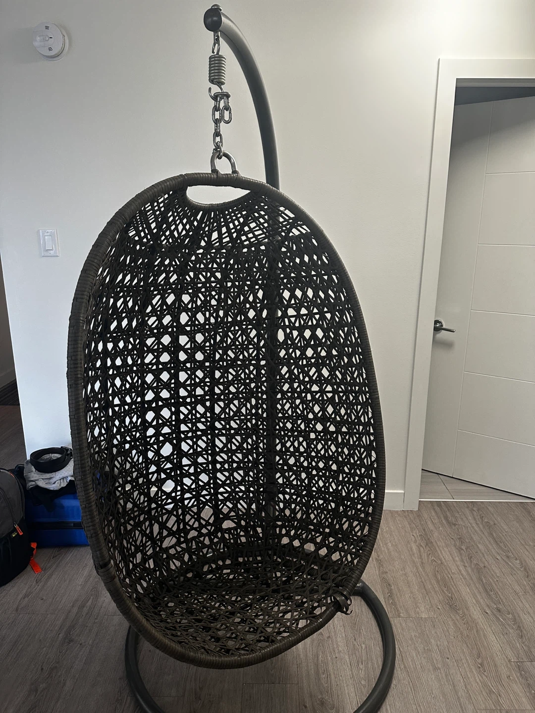 Egg swing chair with stand