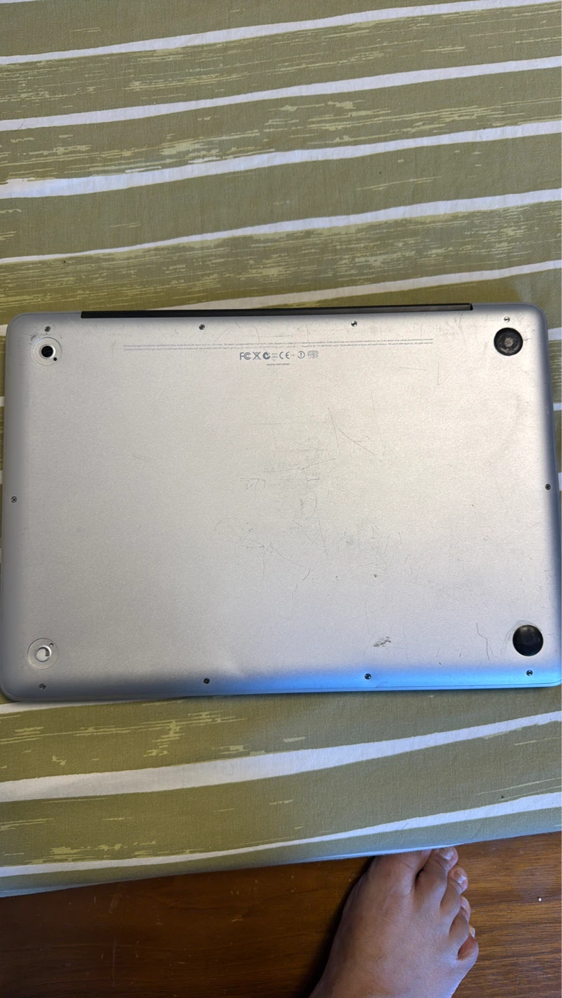 Apple MacBook Pro Laptop - photo 3