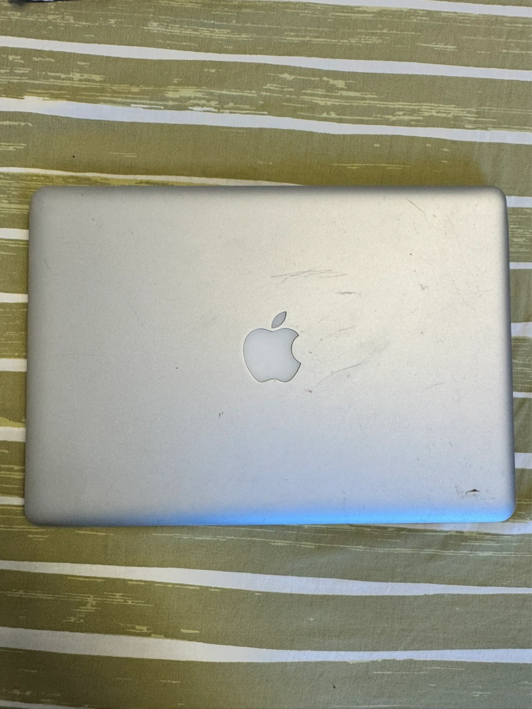 Apple MacBook Pro Laptop