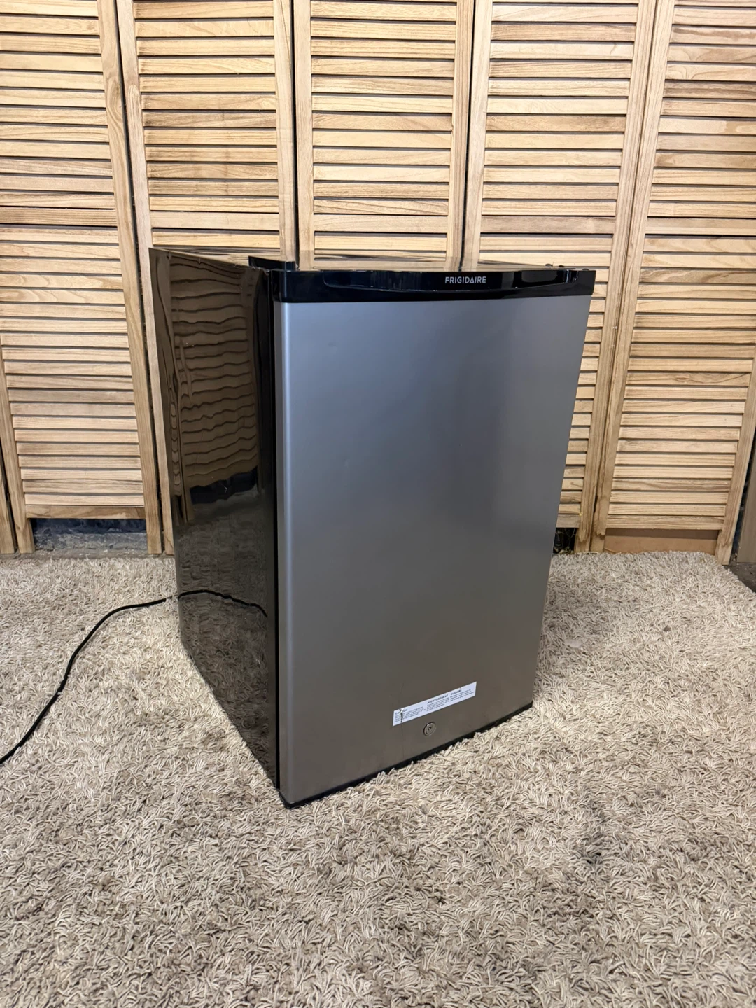 Frigidaire Mini Refrigerator - Silver - photo 3