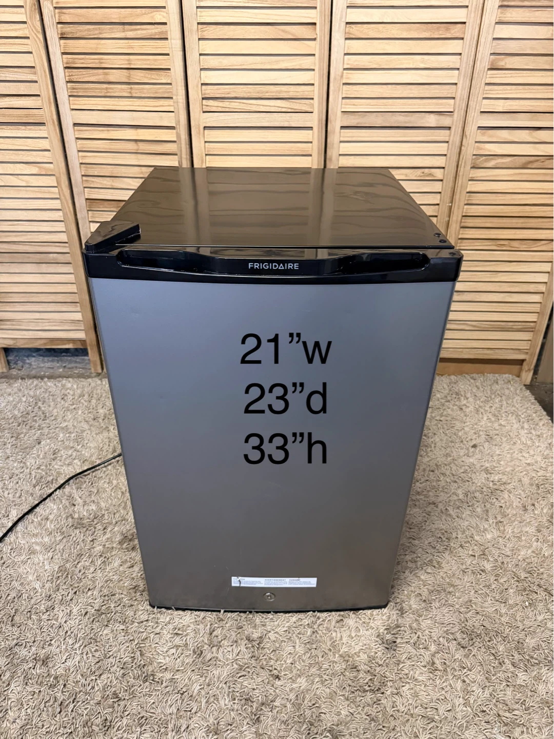 Frigidaire Mini Refrigerator - Silver - photo 5