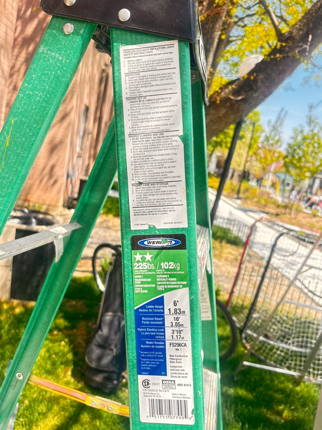 Werner 6' Fiberglass Step Ladder - photo 3