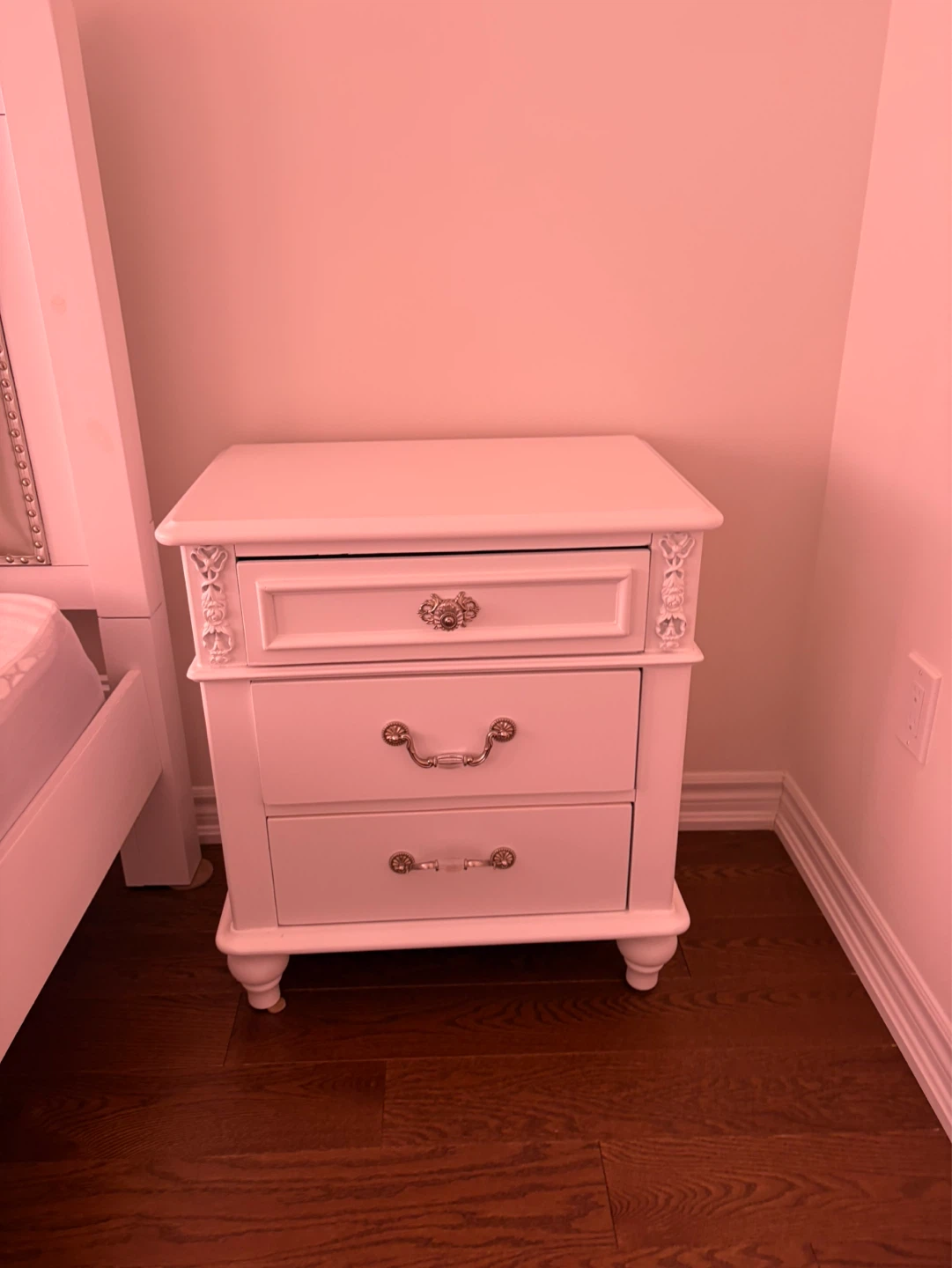 Twin bed room set - princess bed frame, night stand, dresser - photo 5