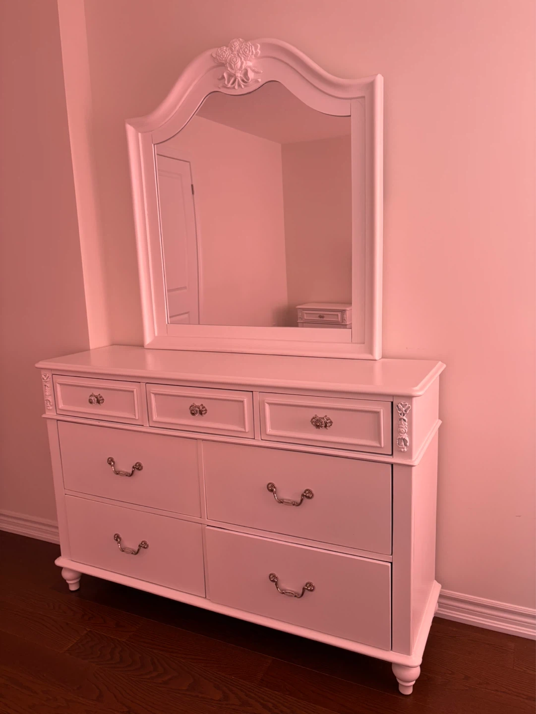 Twin bed room set - princess bed frame, night stand, dresser - photo 4
