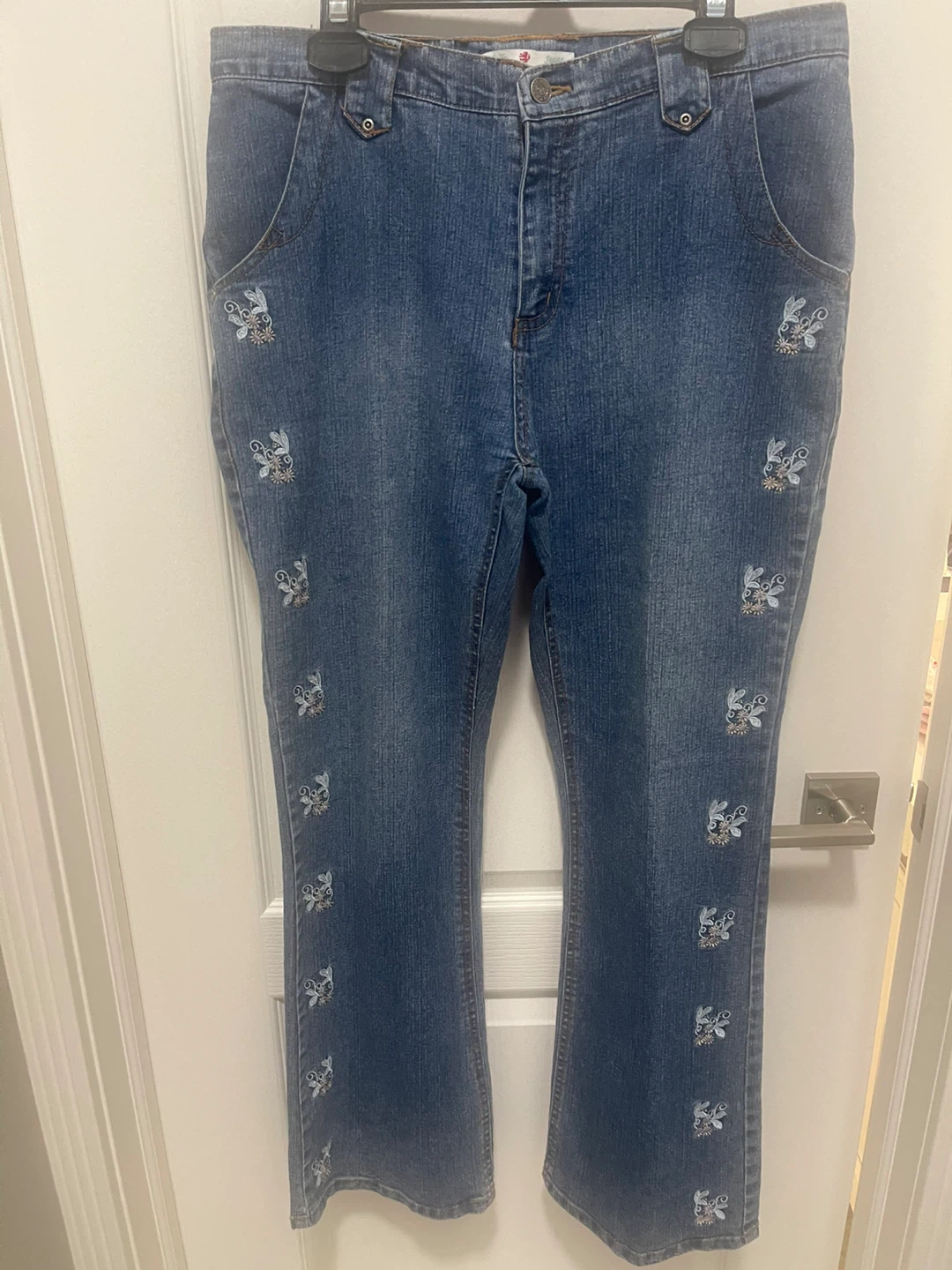 UNIQUE Embroidered Slightly Flared Jeans - photo 2