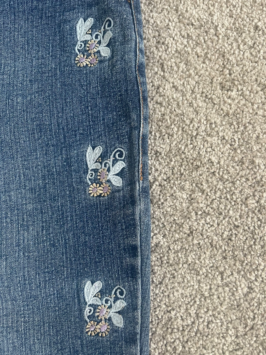 UNIQUE Embroidered Slightly Flared Jeans - photo 3