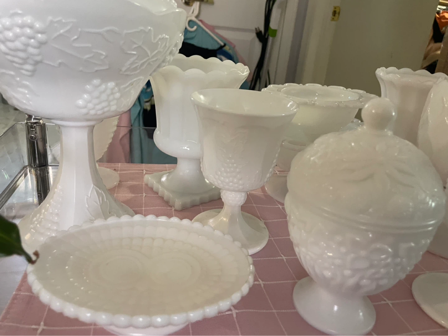 Set of 20 Milk Glass Vases and Decorative Bowls - photo 4