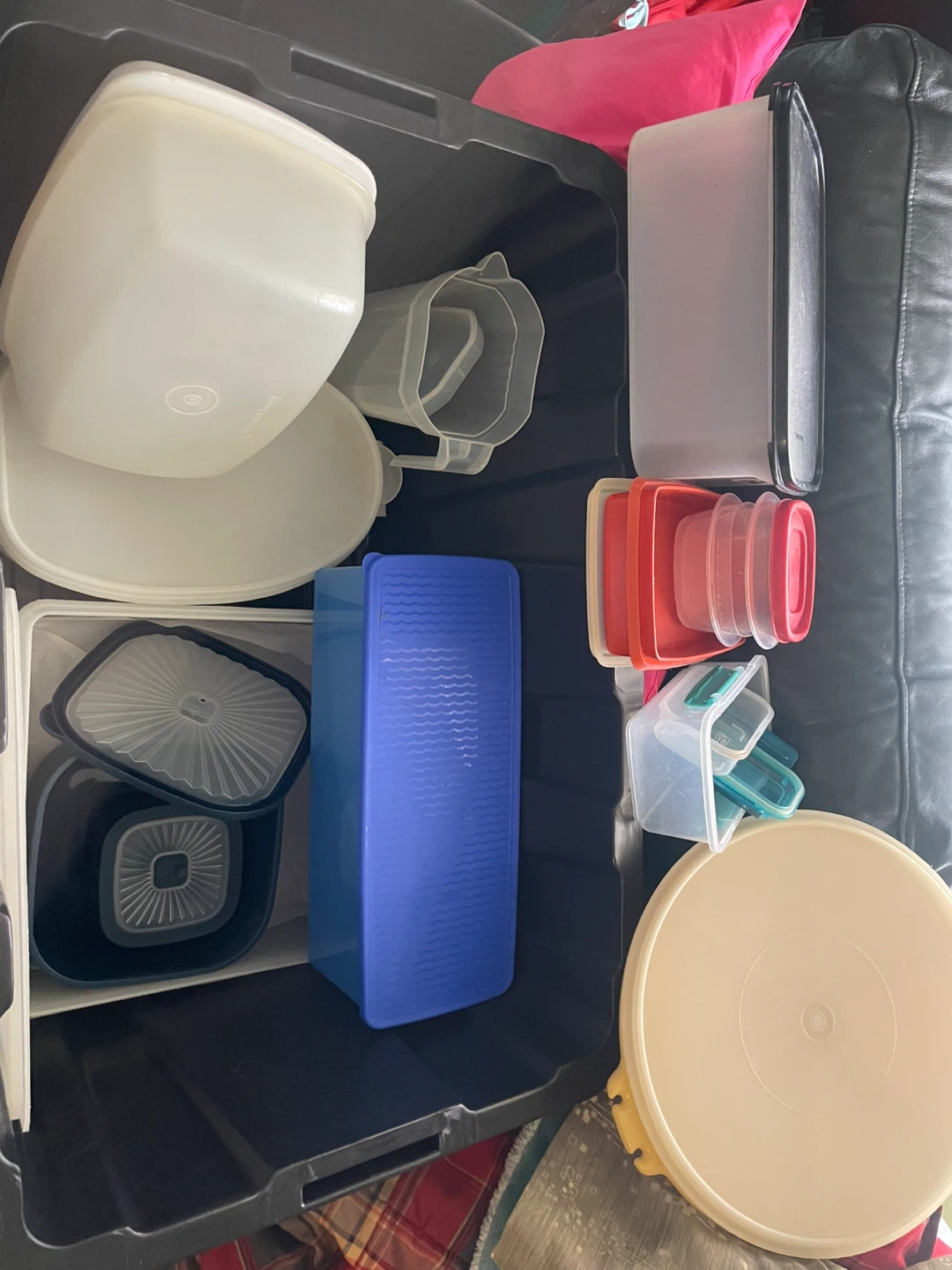 Tupperware Food Storage Containers and Pitchers - photo 3